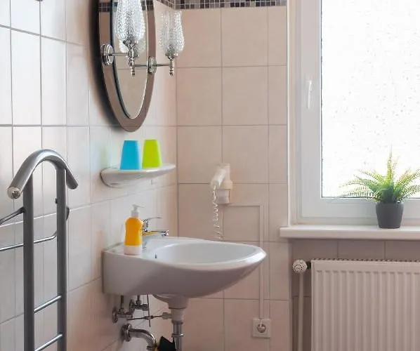 Alojamento de Acomodação e Pequeno-almoço Nauenburg 3*