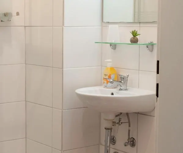 Alojamento de Acomodação e Pequeno-almoço Nauenburg Heere